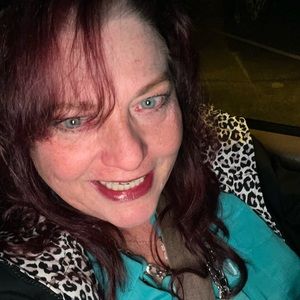 Meet your Posher, Neesie